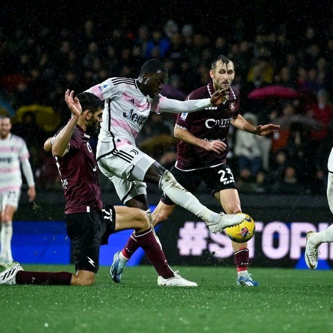 乐鱼app-尤文图斯客场逼平国米,争夺榜首的简单介绍