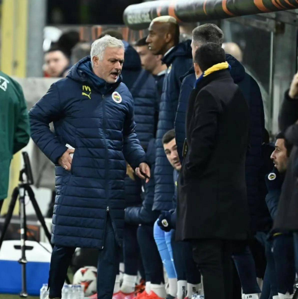 乐鱼体育网站入口-包含里尔再次豪取胜利，稳坐积分榜榜首的词条