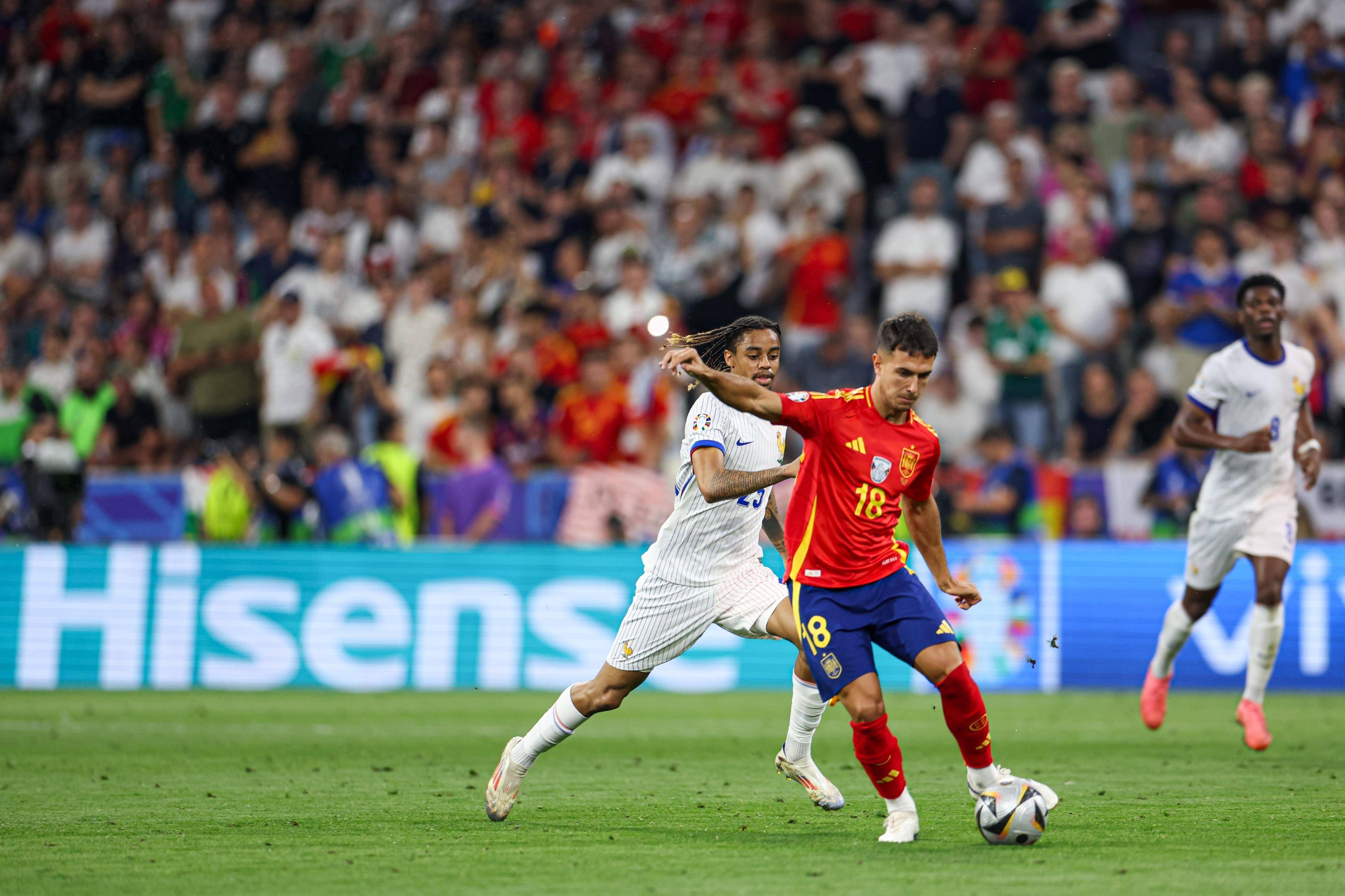 乐鱼体育app-土耳其队逆袭成功晋级,挺进欧洲杯半决